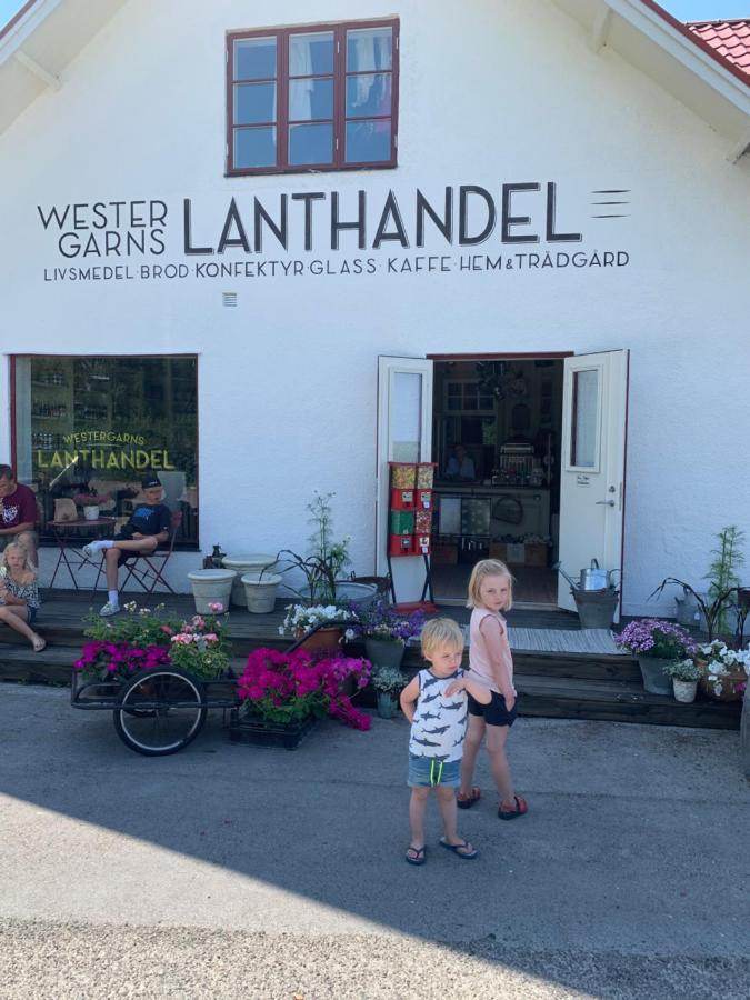荣斯五公寓酒店 Västergarn 外观 照片